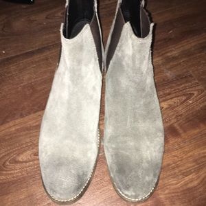 Chelsea Boots Size 91/2 Grey